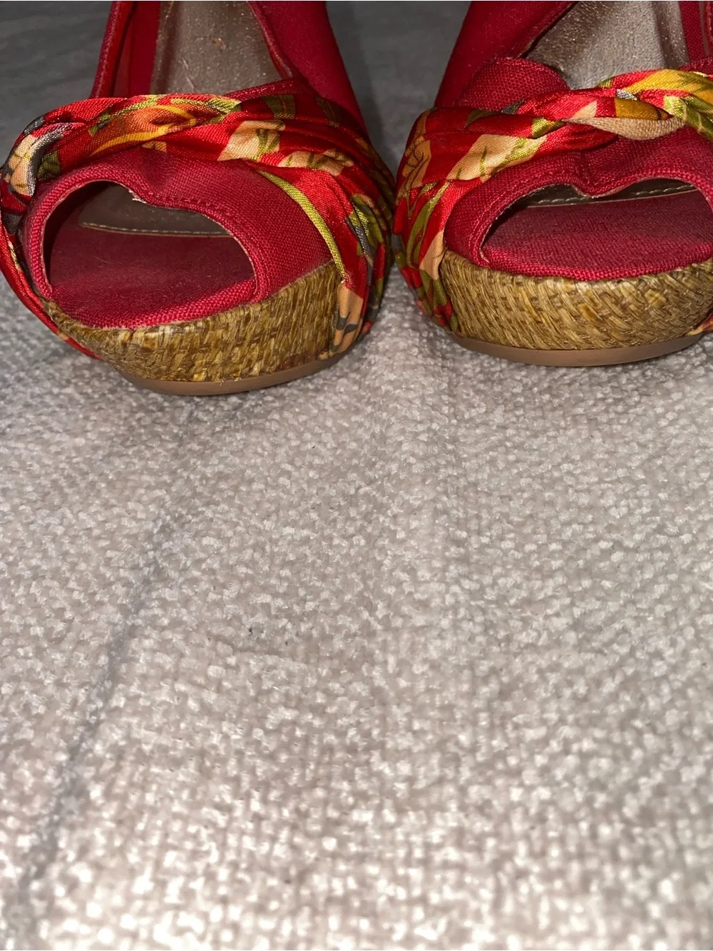 Charlotte Russe Red Tropical Print Summer Platform Wedge Heels Size 7
